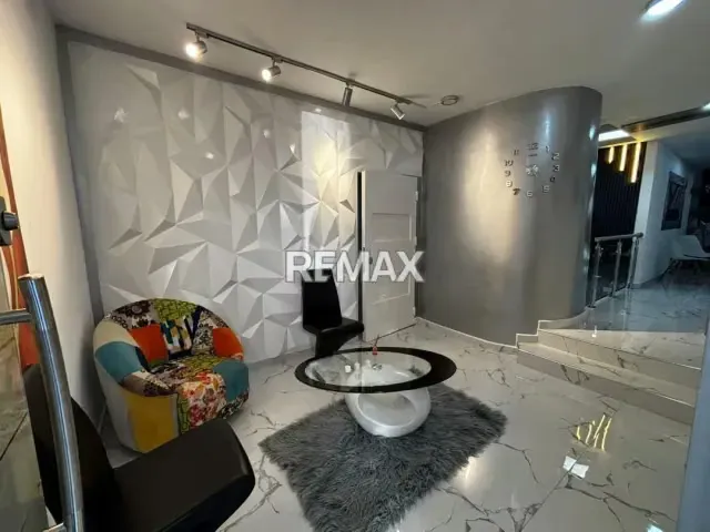 TU HOGAR IDEAL EN CALLE CERRADA! CASA EN VENTA EN URB. TRIGAL NORTE - 17