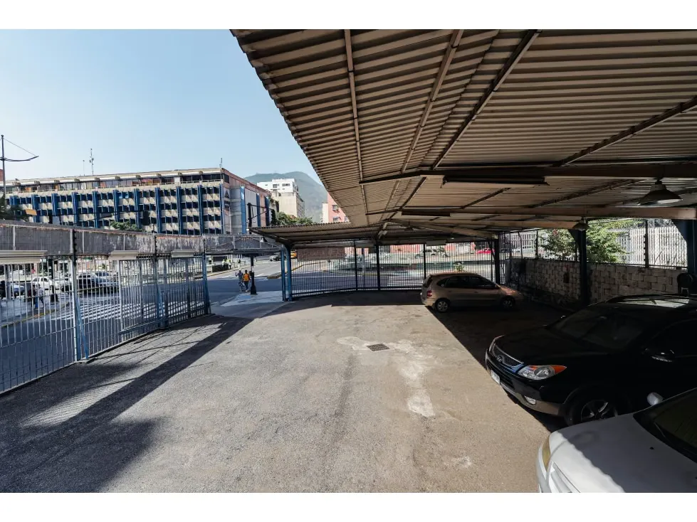 Se vende galpón 220m2 Sabana Grande 1444 - 2