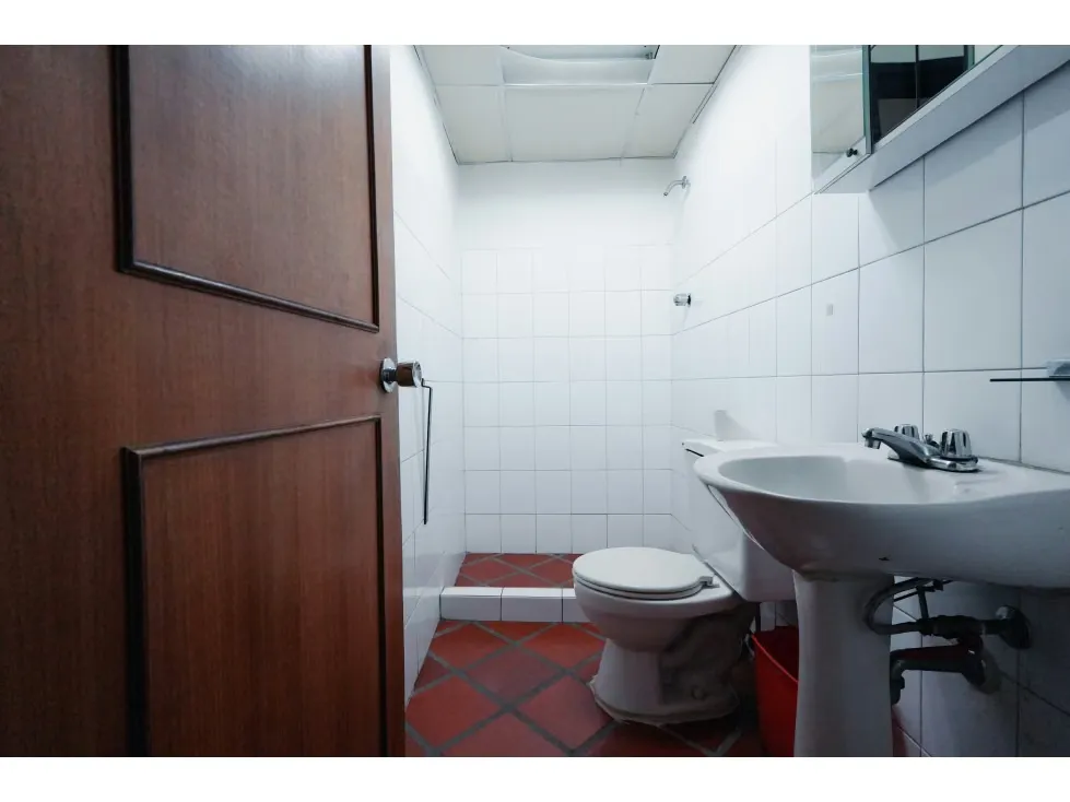 Se vende galpón 220m2 Sabana Grande 1444 - 8