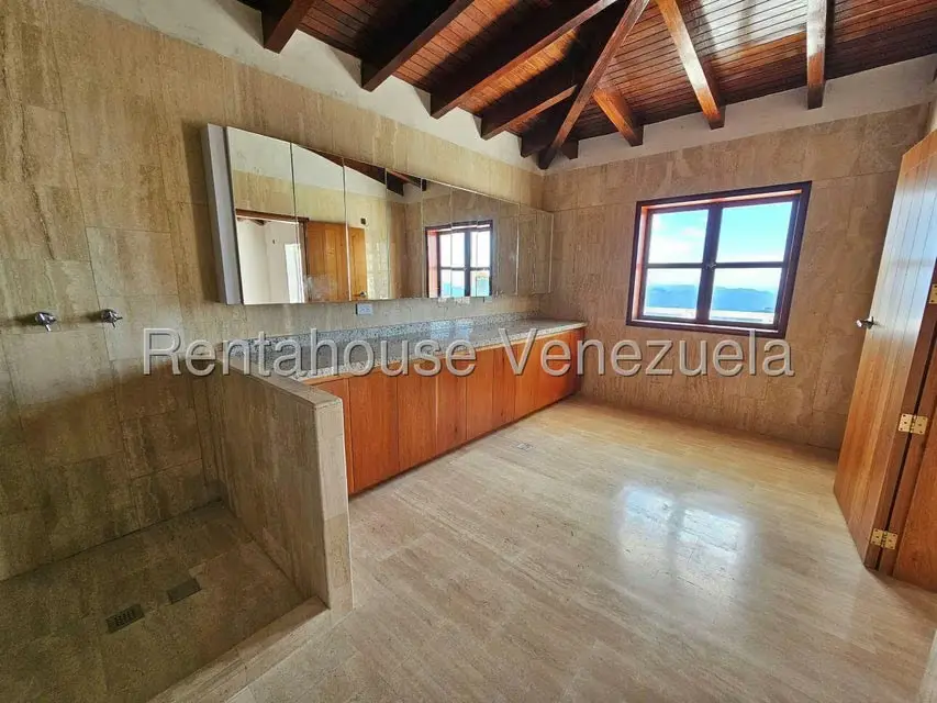 Casa (Multipes Niveles) en Venta en La Lagunita Country Club, Distrito Metropolitano - 28