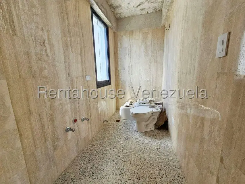 Casa (Multipes Niveles) en Venta en La Lagunita Country Club, Distrito Metropolitano - 60