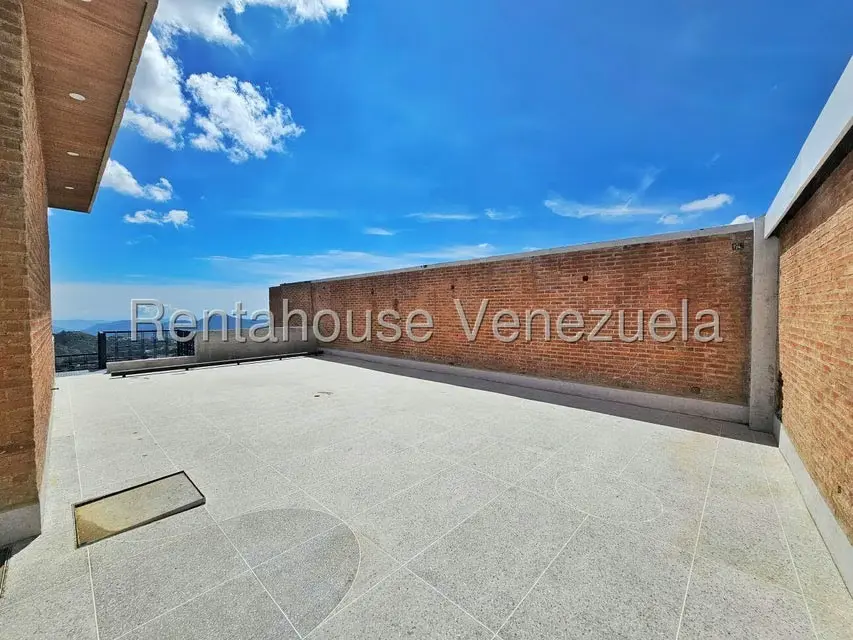 Casa (Multipes Niveles) en Venta en La Lagunita Country Club, Distrito Metropolitano - 75