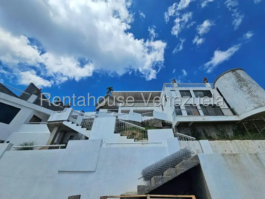 Casa (Multipes Niveles) en Venta en La Lagunita Country Club, Distrito Metropolitano - 76