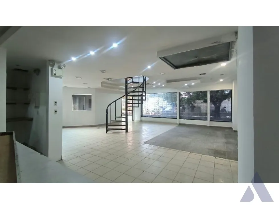 Vendo local/oficina a pie de calle 215m2 La Urbina 8550 - 5
