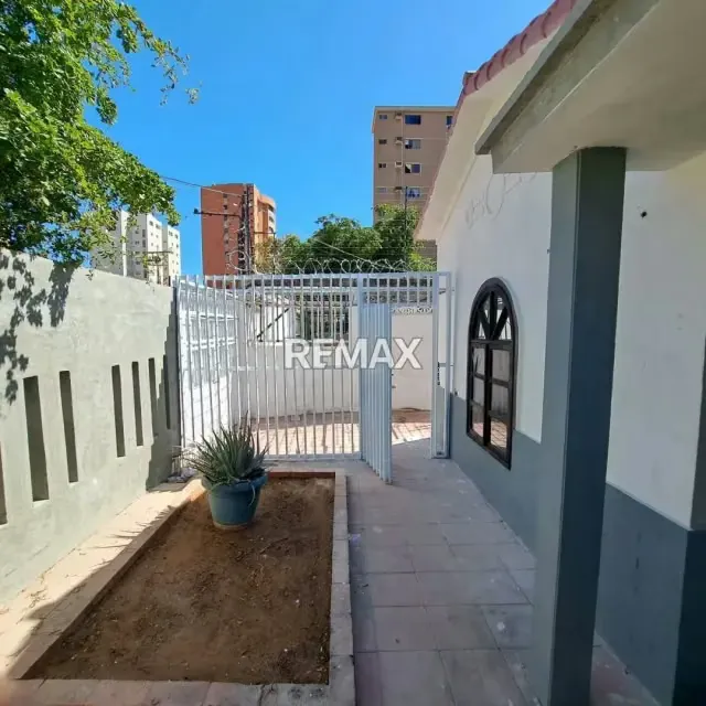 CASA COMERCIAL EN VENTA EN SECTOR TIERRA NEGRA, C.C. AVENTURA - 4