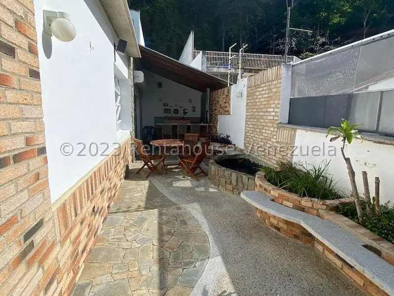 Casa (1 Nivel) en Venta en Prados del Este, Distrito Metropolitano - 26