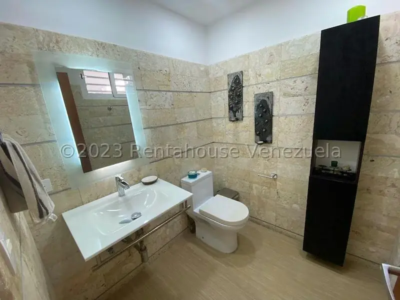 Casa (1 Nivel) en Venta en Prados del Este, Distrito Metropolitano - 28
