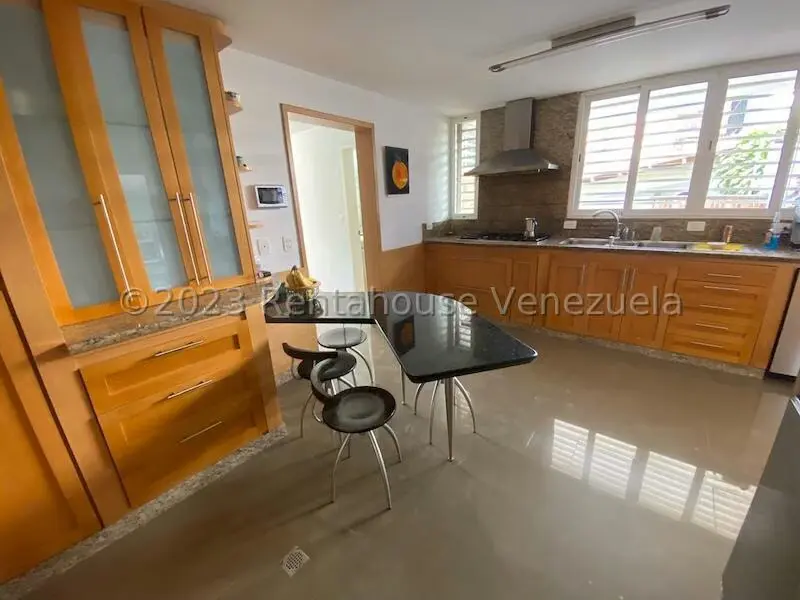 Casa (1 Nivel) en Venta en Prados del Este, Distrito Metropolitano - 32