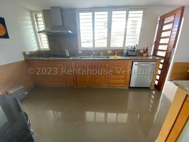 Casa (1 Nivel) en Venta en Prados del Este, Distrito Metropolitano - 34