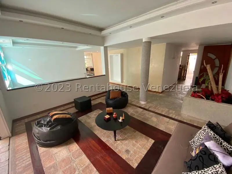 Casa (1 Nivel) en Venta en Prados del Este, Distrito Metropolitano - 43