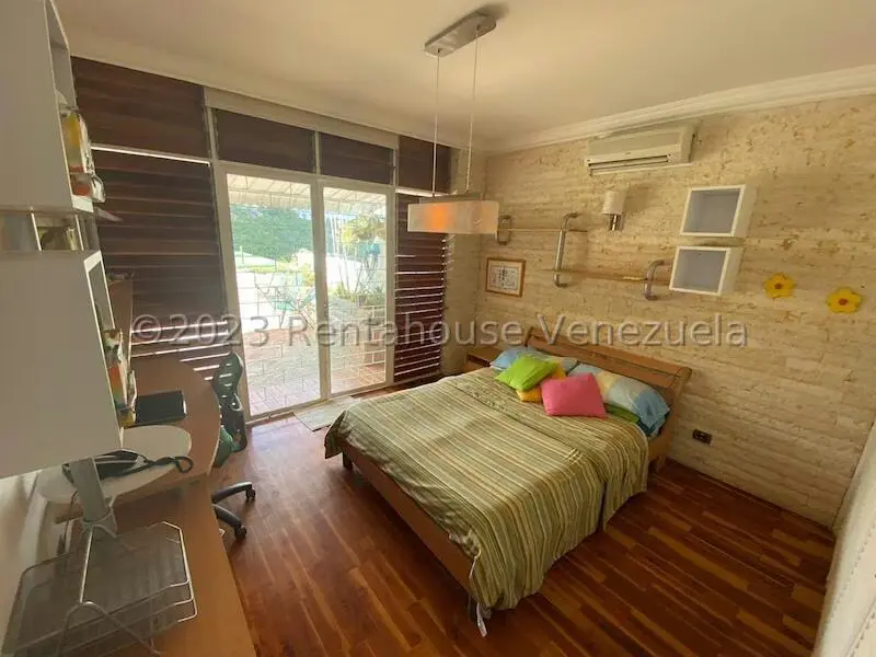 Casa (1 Nivel) en Venta en Prados del Este, Distrito Metropolitano - 52