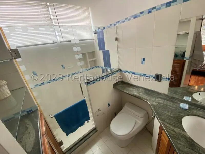 Casa (1 Nivel) en Venta en Prados del Este, Distrito Metropolitano - 55