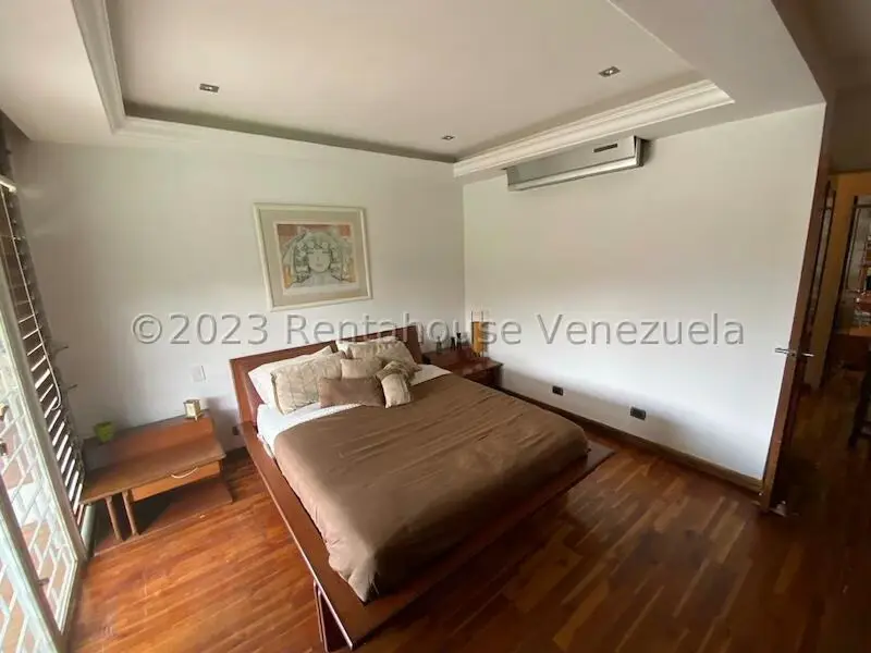 Casa (1 Nivel) en Venta en Prados del Este, Distrito Metropolitano - 57