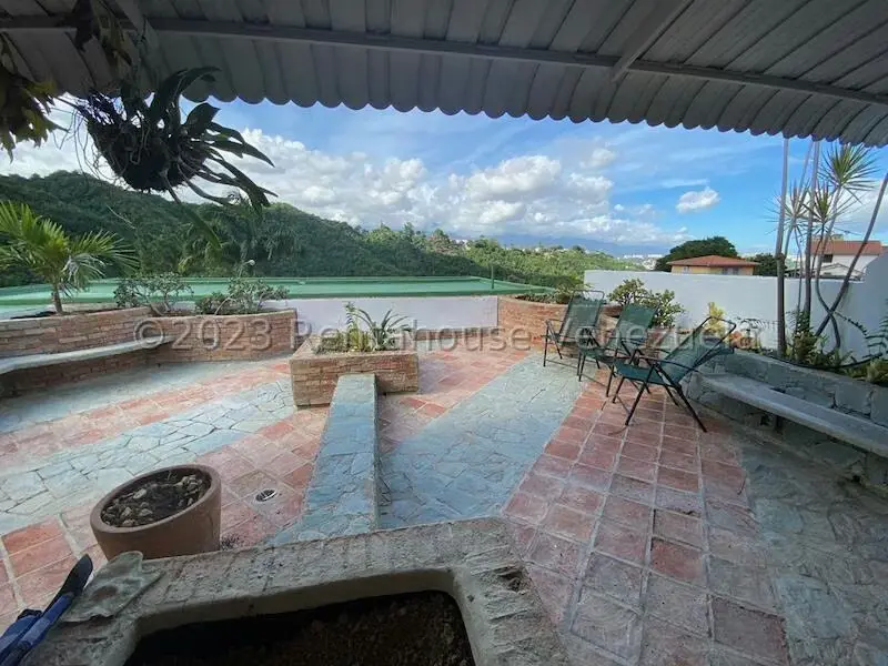 Casa (1 Nivel) en Venta en Prados del Este, Distrito Metropolitano - 64