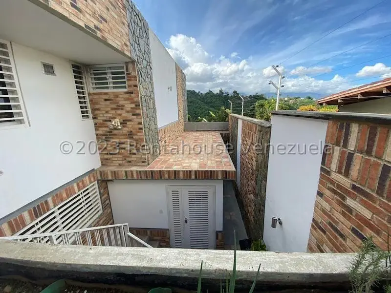 Casa (1 Nivel) en Venta en Prados del Este, Distrito Metropolitano - 68