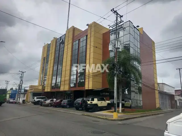 Oficina en alquiler de 22 m², Centro Empresarial Karelvis, centro. Maturin.
