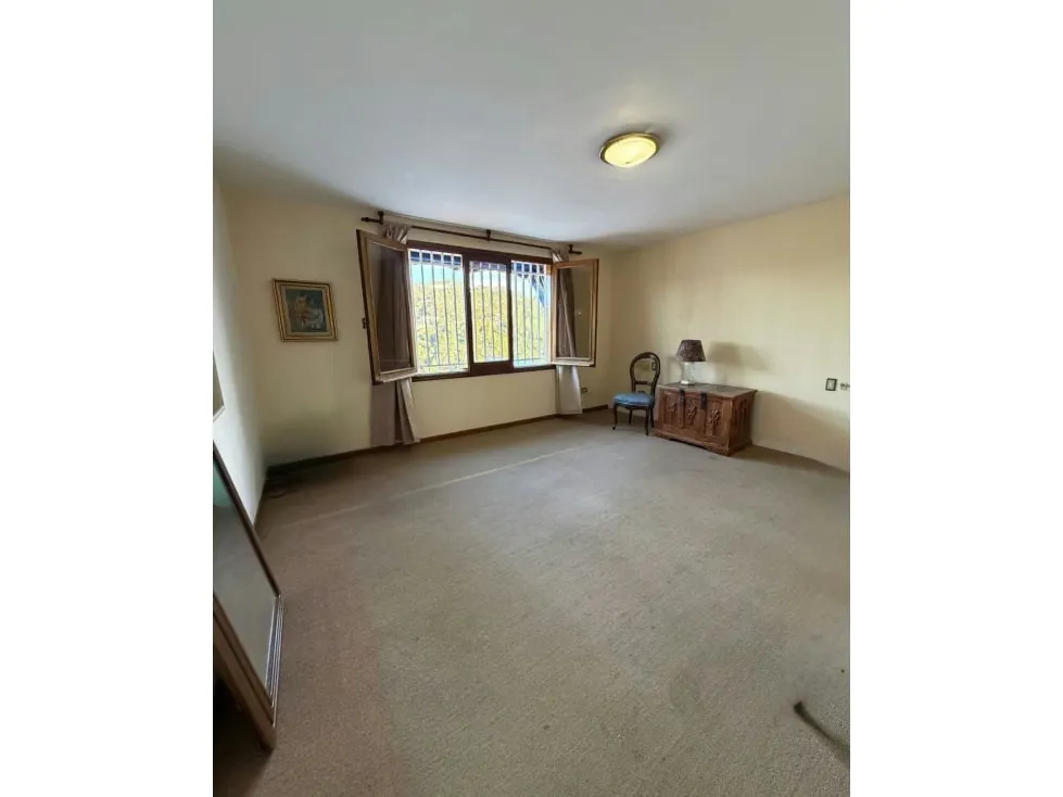 Vendo casa para remodelar 900m2 Colinas de Tamanaco 7221 - 19