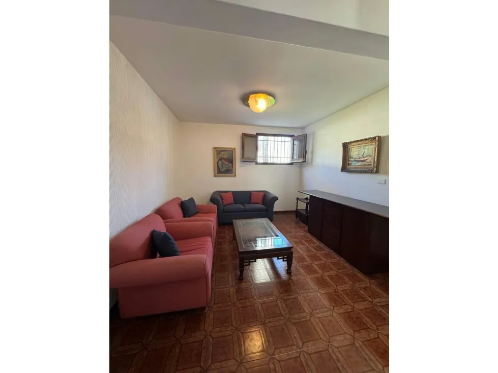 Vendo casa para remodelar 900m2 Colinas de Tamanaco 7221 - 8