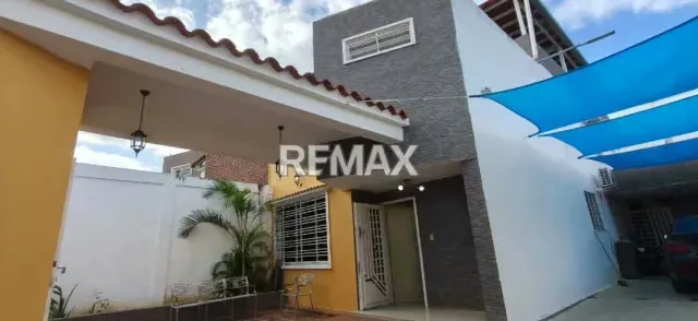Town House en Venta Urb Loma Real Charallave
