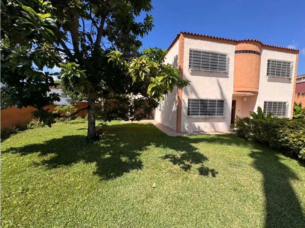 Vendo casa Macaracuay calle cerrada vista al Ávila