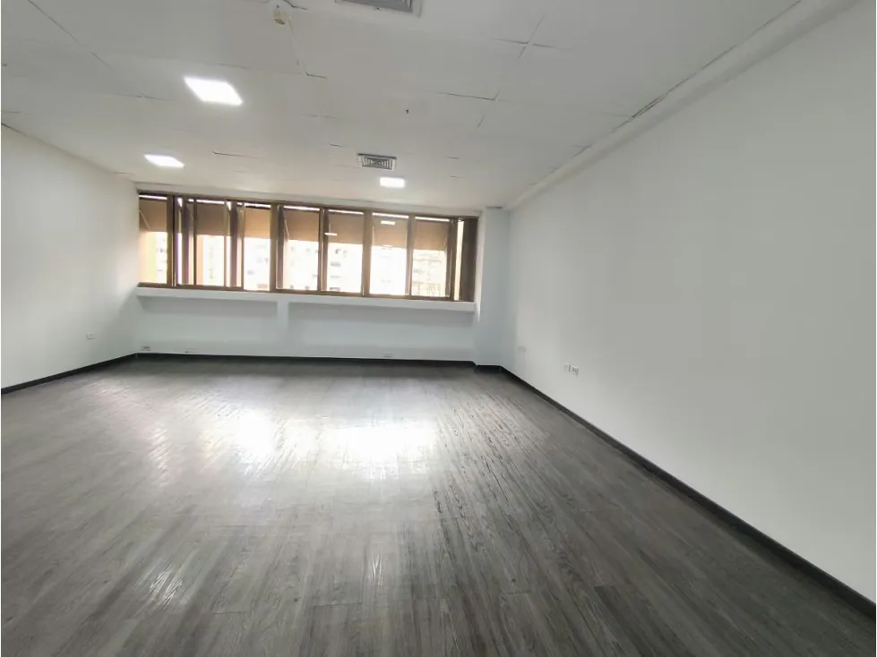 ALQUILER OFC 55MTS2 CALLE CAPITOLIO AV. FCO DE MIRANDA - 11