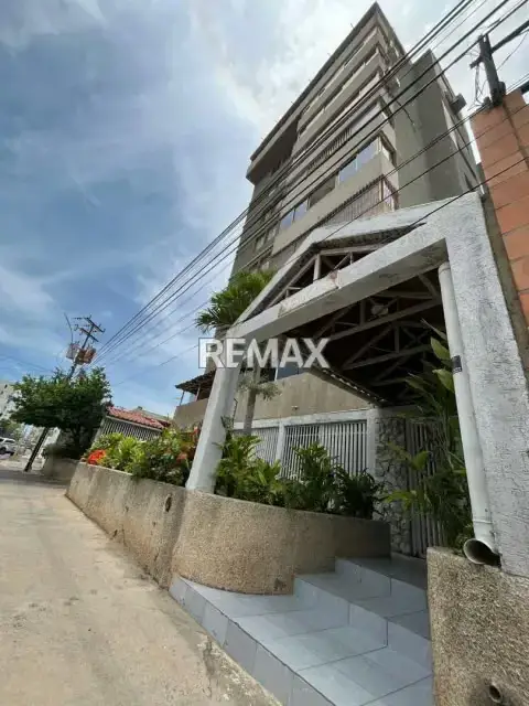 Se Vende Amplio apartamento en Colinas del Neveri, Lecheria