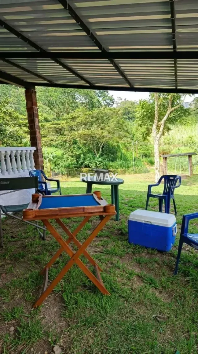 OPORTUNIDAD ÚNICA DE ALQUILER Y NEGOCIO EN CASA DE CAMPO Ubicación: Loma de Pánaga, a solo 20 minutos de San Cristóbal - 6