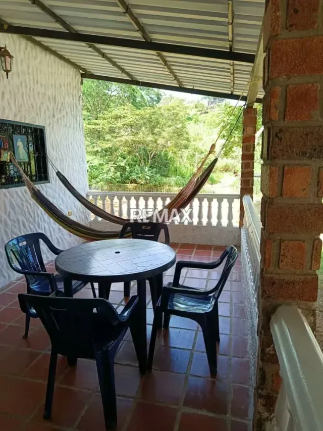OPORTUNIDAD ÚNICA DE ALQUILER Y NEGOCIO EN CASA DE CAMPO Ubicación: Loma de Pánaga, a solo 20 minutos de San Cristóbal - 10