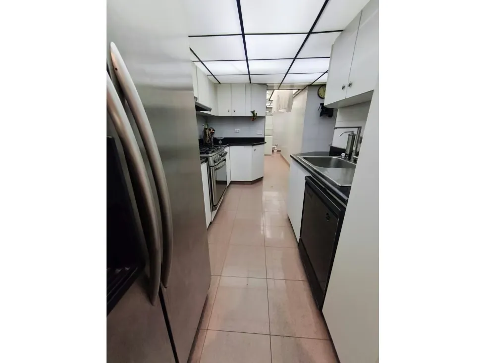 Los Samanes Apartamento en venta en calle cerrada - 2