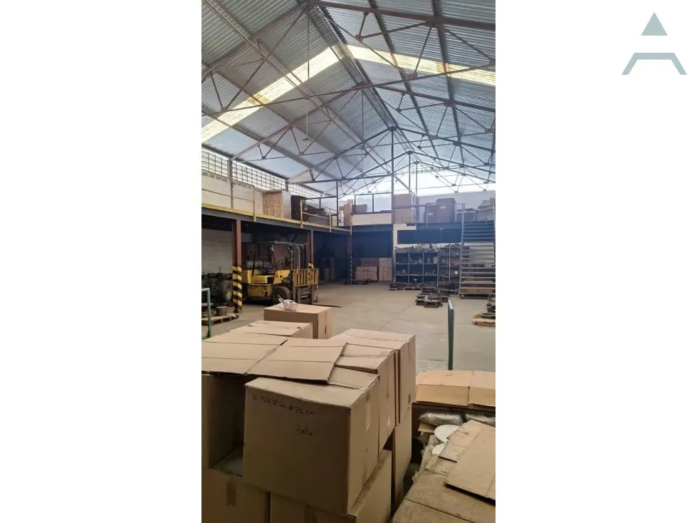 Se vende Galpon 2,700m² La Yaguara - 17