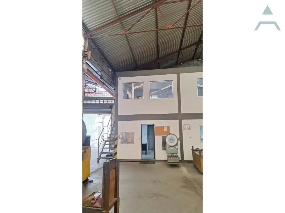Se vende Galpon 2,700m² La Yaguara - 18