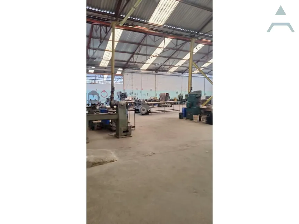 Se vende Galpon 2,700m² La Yaguara - 4
