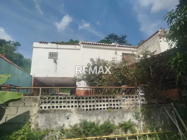 CASA EN VENTA - URB. TURUMO - 13