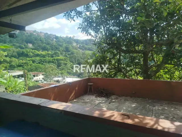 CASA EN VENTA - URB. TURUMO - 14