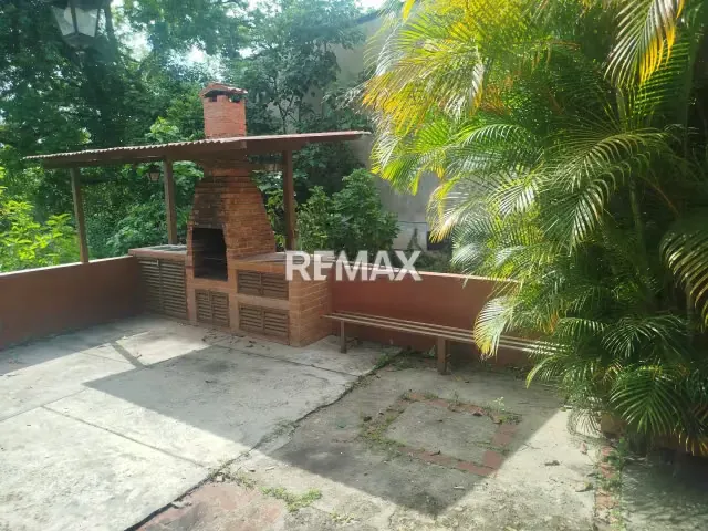 CASA EN VENTA - URB. TURUMO - 15