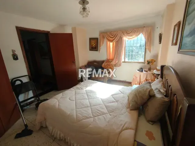 CASA EN VENTA - URB. TURUMO - 4