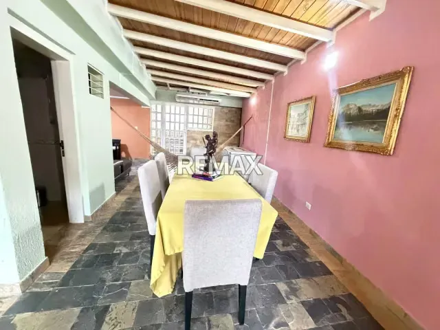Hermosa Casa con calle privada en la mejor zona de El Castaño - 11