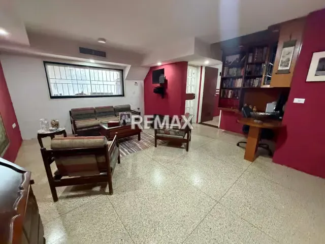 Hermosa Casa con calle privada en la mejor zona de El Castaño - 13