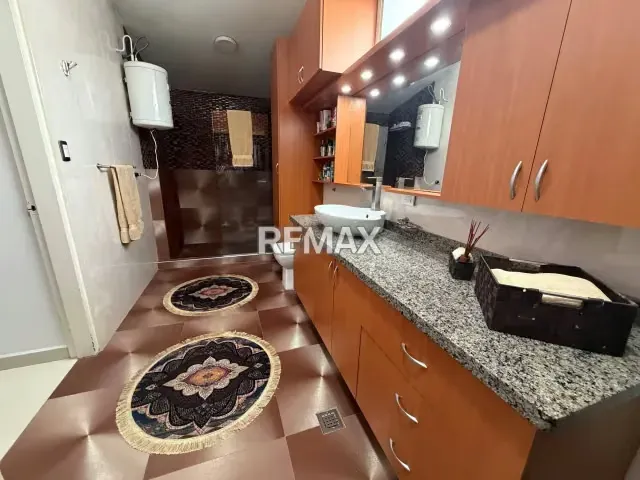 Hermosa Casa con calle privada en la mejor zona de El Castaño - 6