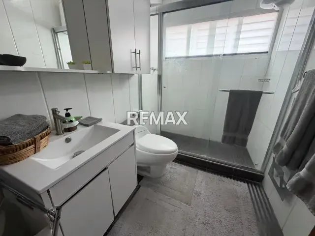 Hermosa Casa con calle privada en la mejor zona de El Castaño - 10