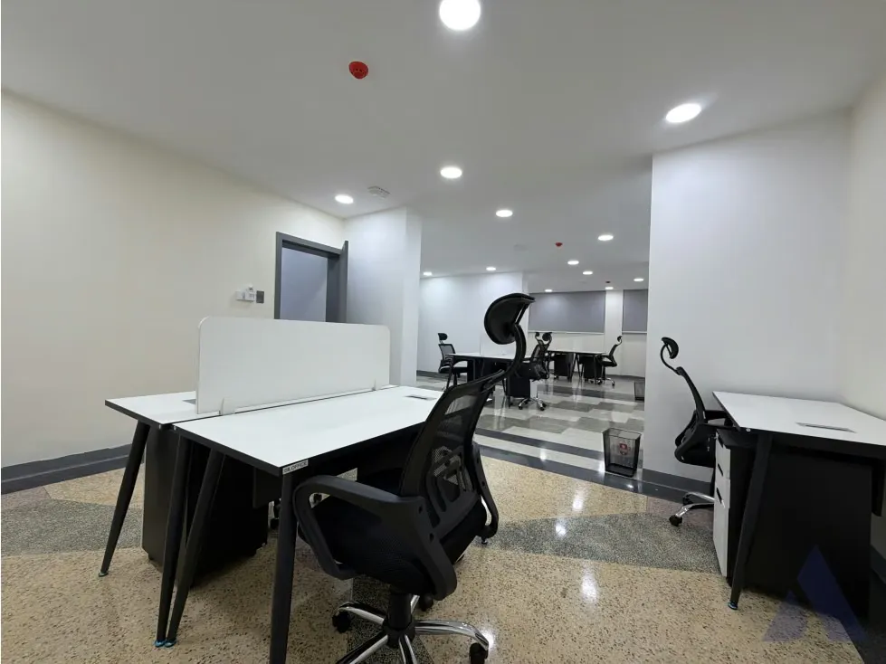 Alquilo oficina 420m2 San Roman 0694 - 5