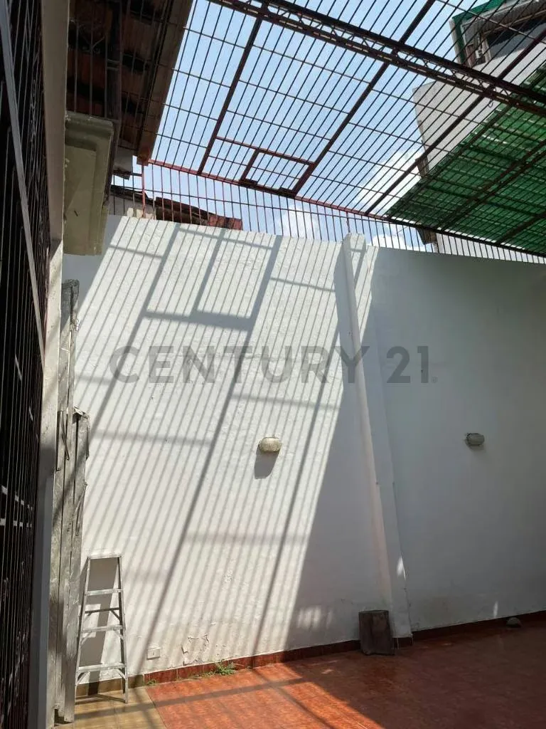 Excelente casa en Venta - Urb. Montalbán I - 13