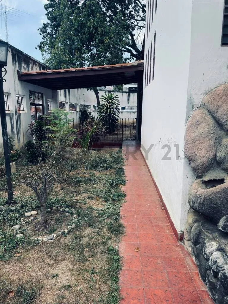 Excelente casa en Venta - Urb. Montalbán I - 16
