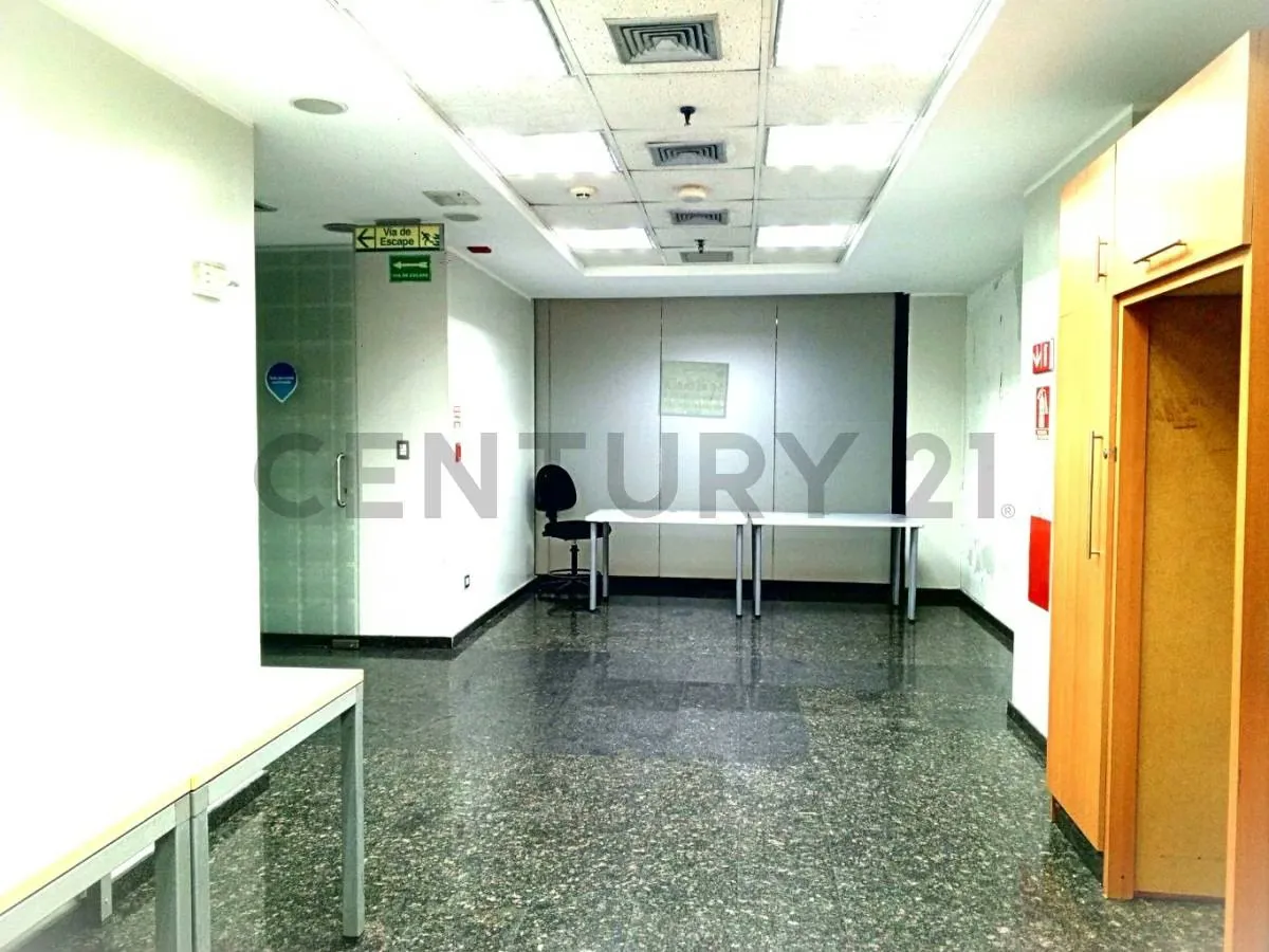 Tu negocio en el centro comercial MetroCenter, municipio Libertador - 11