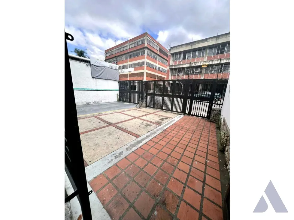 Vendo edificio comercial 640m2 La Urbina 3945 - 15