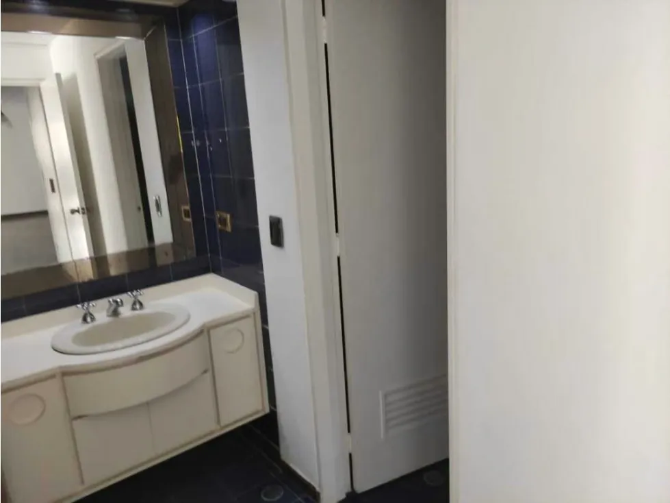 Venta Apartamento Av. Solano 118m2 - 8