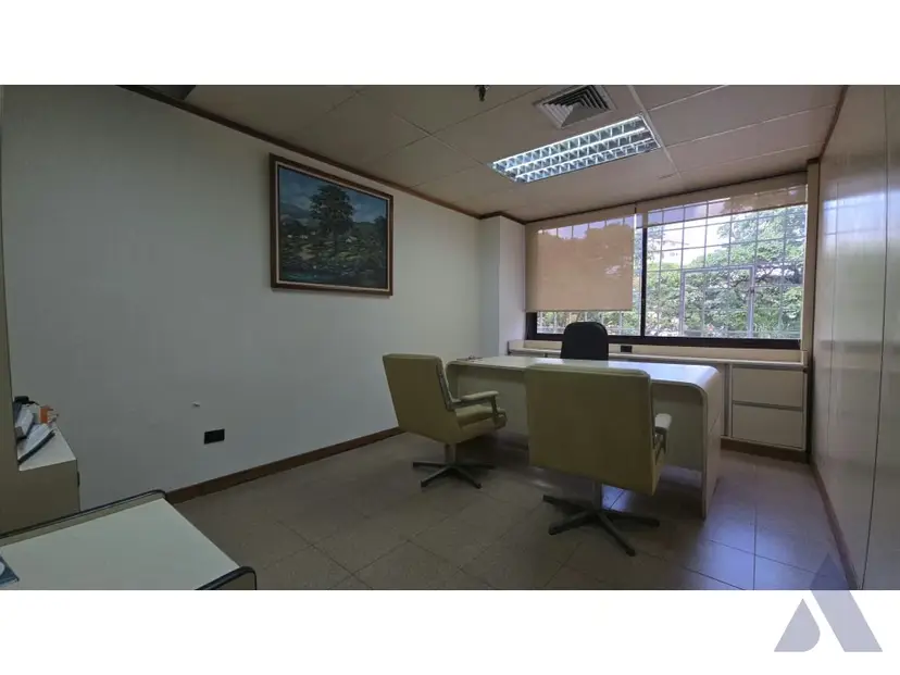 Alquilo oficina amoblada 50m2 Centro Profesional el Paraiso 8399