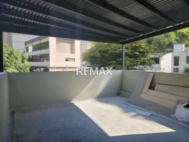 Local Comercial en San Roman - Caracas en Las Mercedes - 4