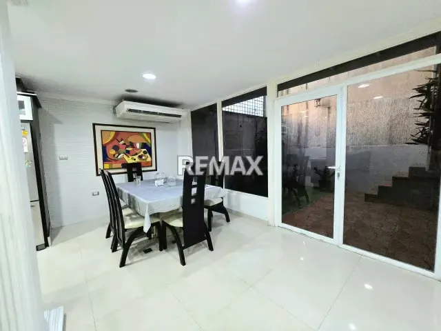 Amplia casa tipo Townhouse en venta - 5