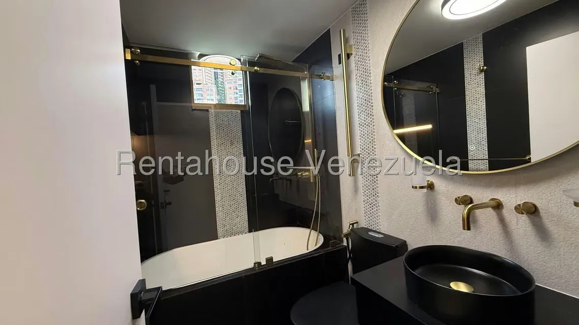Apartamento (1 Nivel) en Alquiler en Colinas de La Tahona, Distrito Metropolitano - 15